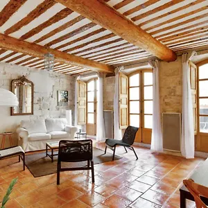 charming-traditional-flat-with-garage-at-the-heart-of.fr-provencehotel.com/