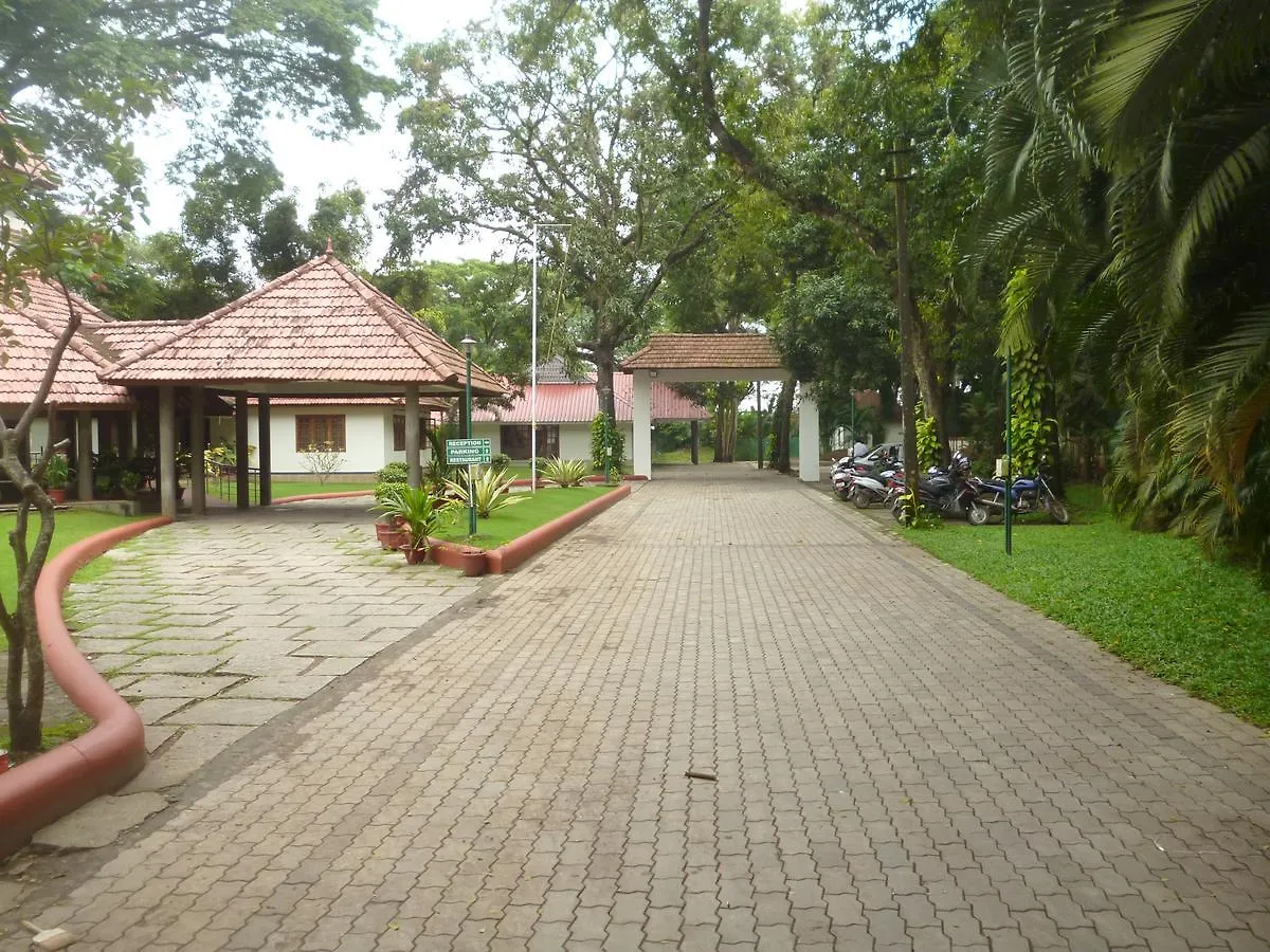***  Alappuzha Ktdc Kumarakom Gateway Resort הודו