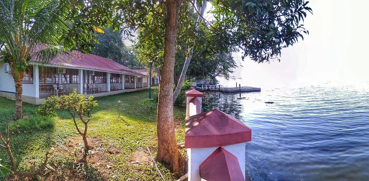 ***  Alappuzha Ktdc Kumarakom Gateway Resort הודו